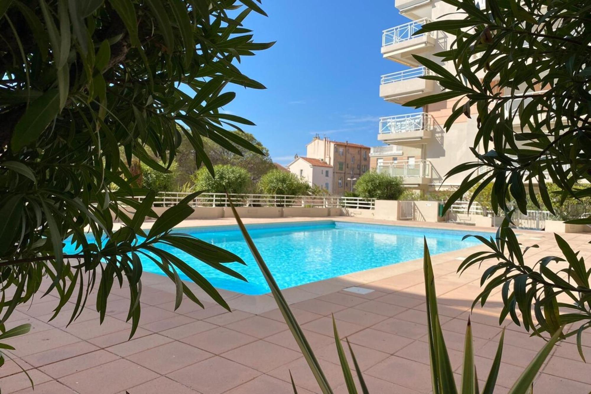 06Ai - Beautiful Renovated Studio - Sea And Pool View 瓦洛里 外观 照片